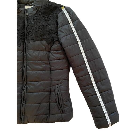 Blugirl Blumarine Puffer Jacket with Lace Overlay on Shoulders Size Small - Picture 8 of 8